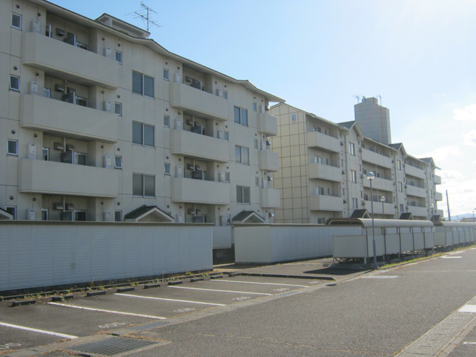 岡島教職員公舎建物全景